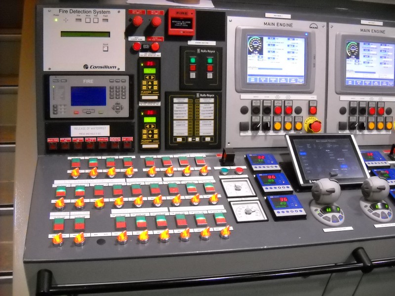 MONTAJE EQUIPAMIENTO NAVEGACION Y COMUNICACION